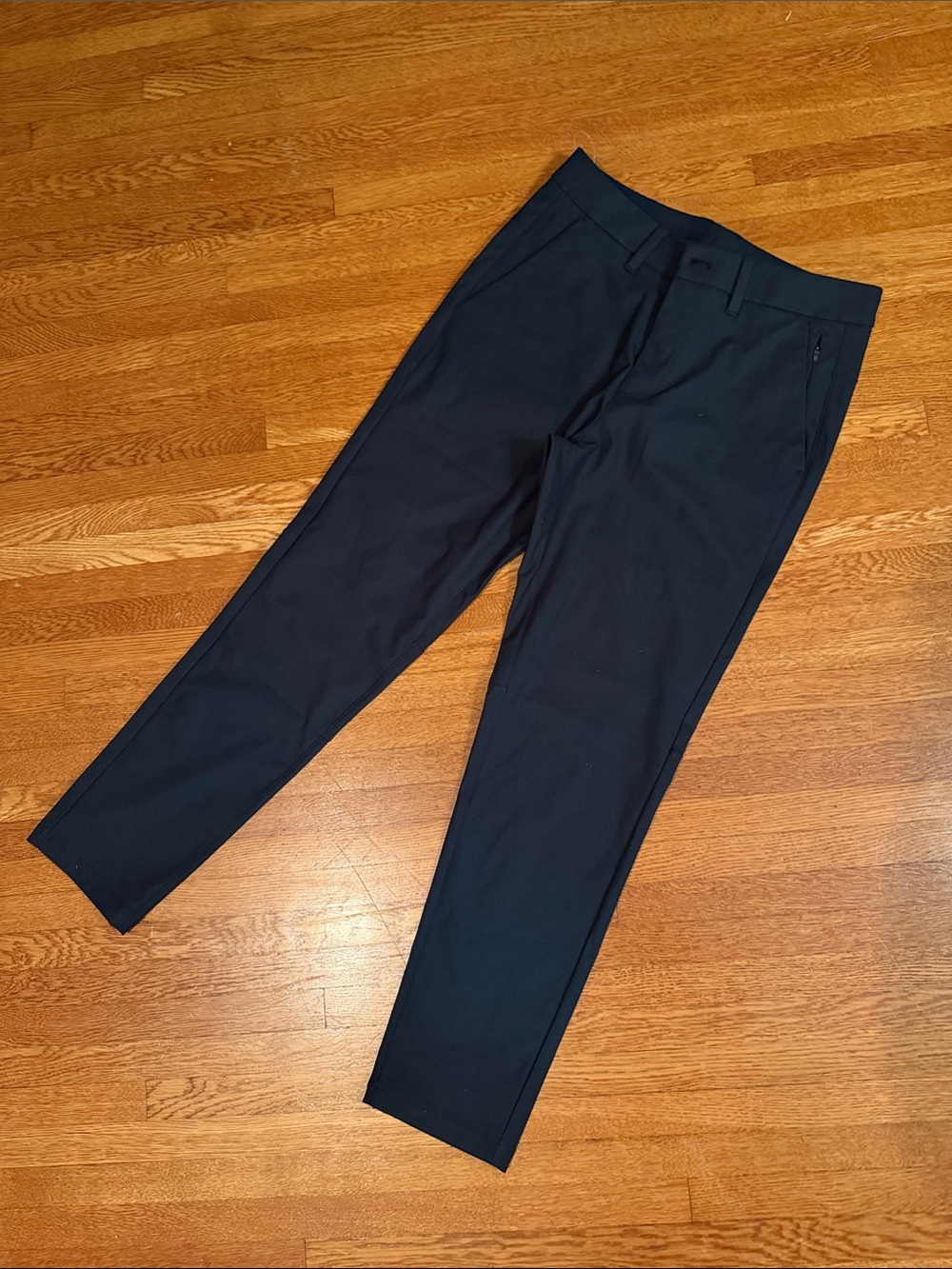 NWT. Men's navy golf Pants size 28